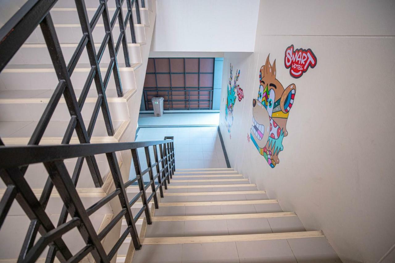 สมาร์ท โฮเทล Hotel Ban Lam Luk Ka ภายนอก รูปภาพ