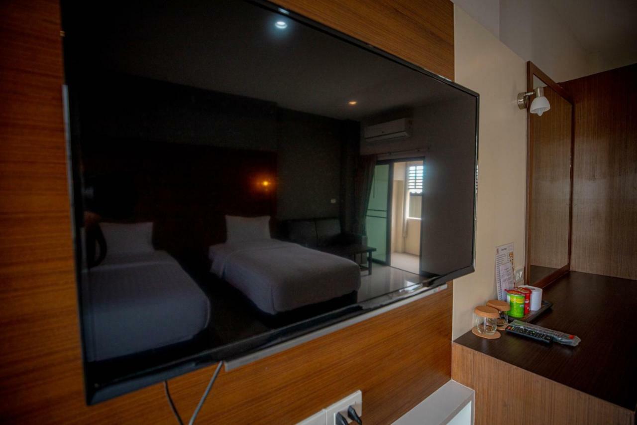 สมาร์ท โฮเทล Hotel Ban Lam Luk Ka ภายนอก รูปภาพ