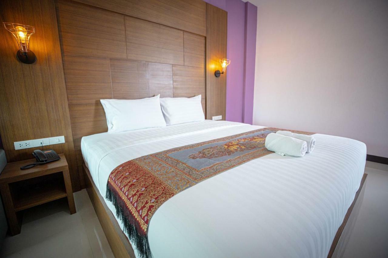 สมาร์ท โฮเทล Hotel Ban Lam Luk Ka ภายนอก รูปภาพ